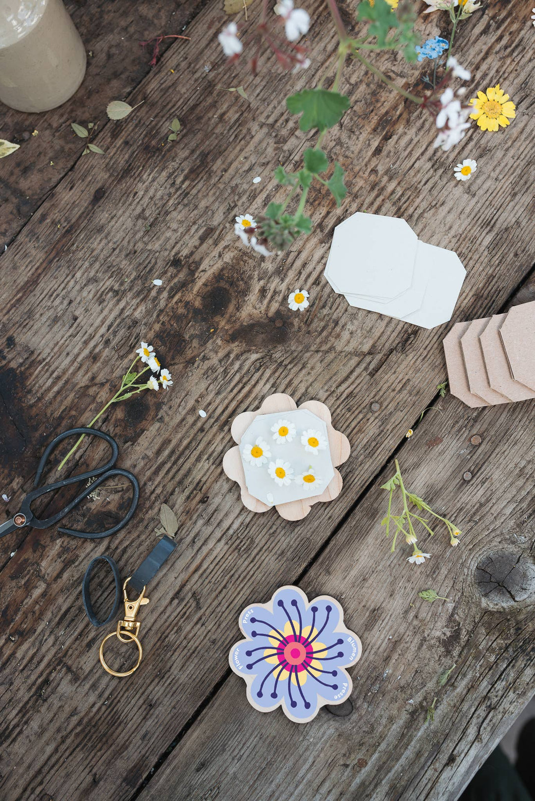 Keyring Flower Press - Pinks & Blues